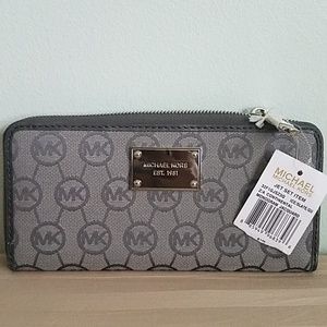 MICHAEL KORS Jet Set Continental Monogram Wallet